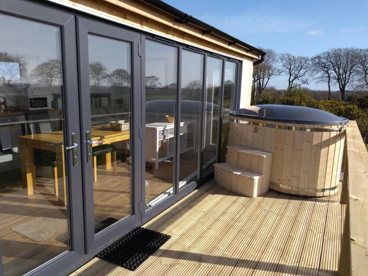 Cleeves Cabins Arran Luxury Lodge With Hot Tub Dalry  Exteriör bild