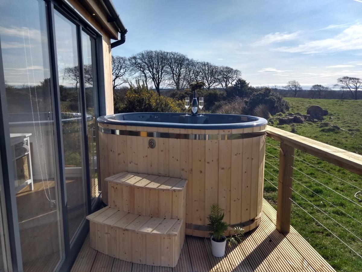 Cleeves Cabins Arran Luxury Lodge With Hot Tub Dalry  Exteriör bild